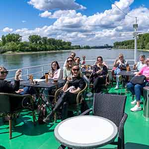 images/galerie-300/oberdeck-rhein-und-altrheinfahrten-mit-dem-schiff-pfaelzerland.jpg#joomlaImage://local-images/galerie-300/oberdeck-rhein-und-altrheinfahrten-mit-dem-schiff-pfaelzerland.jpg?width=300&height=300